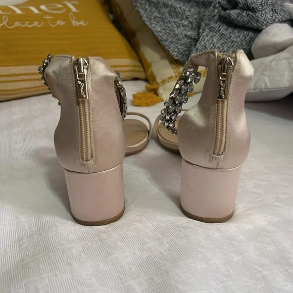 Jewel by Badgley Mischka Heels - Picture 4 of 4